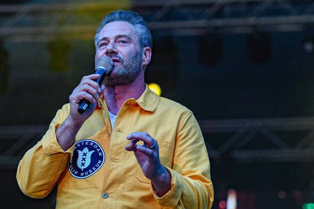 14.08.2021, xlakx, Entertaiment Musik, SASHA und Band auf der Freilichtbühne Eisenhuettenstadt emspor, v.l.Das Jubilaeumskonzert zu 70 Jahre plus 1 Werk & Stadt von SASHA mit Band Jubilaeen sind immer ein Anlass für ein großes Fest und in unserem Fall für eine ganze Festwoche . Wir feiern 70 Jahre Werk & Stadt zwar erst jetzt, ein Jahr spaeter, sind aber umso gluecklicher, dass nun die - Eisenhuettenstaedter Freilichtbühne mit ganz unterschiedlichen Veranstaltungen in Szene gesetzt wird. Eisenhuettenstadt