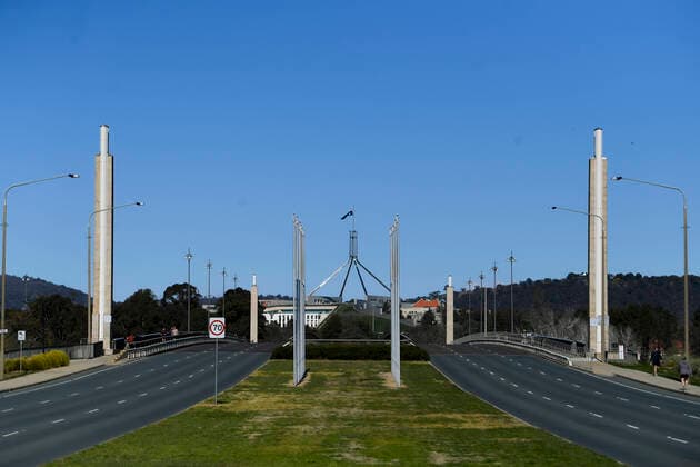 Bilder des Jahres 2021, News 08 August News Themen der Woche KW32 News Bilder des Tages ACT CORONAVIRUS COVD19, Commonwealth bridge is seen empty on the third day of the ACT lockdown in Canberra, Sunday, August 15, 2021. Canberra is locked down for a week as health authorities race to stop the spread of coronavirus in Australia s capital. ( NO ARCHIVING, EDITORIAL USE ONLY, NO USE IN BOOKS WITHOUT CONSENT CANBERRA ACT AUSTRALIA  Copyright: xLUKASxCOCHx 20210815001567015321