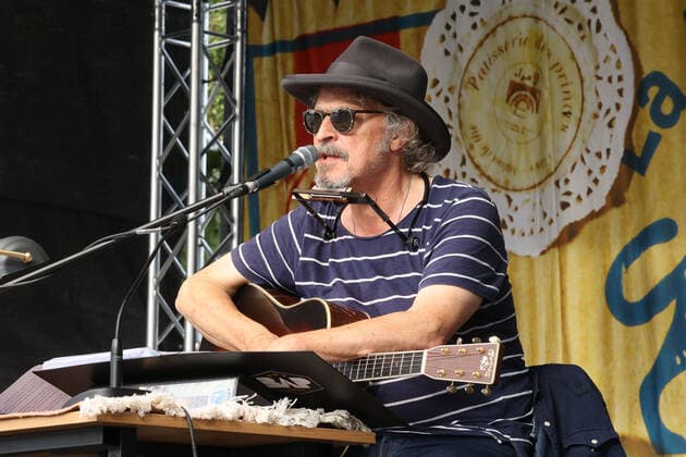 Neuwied Wolfgang Niedecken liest und singt Bob Dylan vor dem Engerser Schloss. Copyright: xJoergxNiebergall Eibner-Pressefox EP_JNL