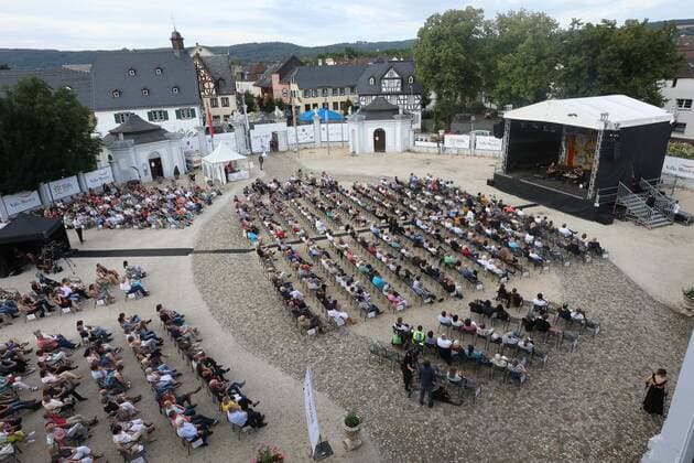 Neuwied Wolfgang Niedecken liest und singt Bob Dylan vor dem Engerser Schloss. Copyright: xJoergxNiebergall Eibner-Pressefox EP_JNL