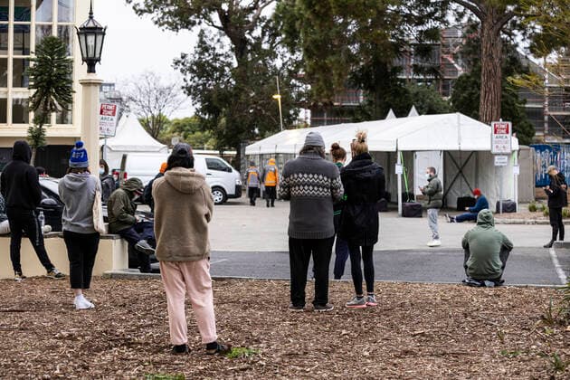 VICTORIA CORONAVIRUS COVID19, People are seen waiting for a pop-up COVID19 test site to be set up at the St Kilda Town Hall, in Melbourne, Monday, August 16, 2021. Melbourne s lockdown has been extended to at least August 19 to contain a growing outbreak of the Delta variant of COVID-19. ( NO ARCHIVING, EDITORIAL USE ONLY, NO USE IN BOOKS WITHOUT CONSENT MELBOURNE VIC AUSTRALIA  Copyright: xDANIELxPOCKETTx 20210816001567247036