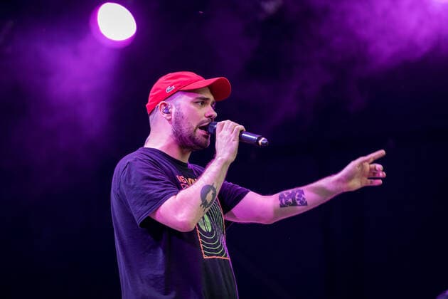Rapper Koljah - Die Hip Hop Band Antilopen Gang mit der Insolvenzverschleppung Tour auf dem Kunst!Rasen Bonn, 15.08.2021 veranstaltet von der E.L.Hartz Promotion GmbH Bonn Gronau NRW Deutschland