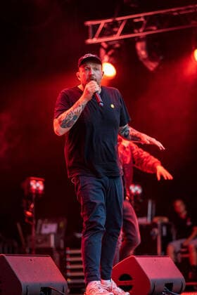 Rapper Panik Panzer - Die Hip Hop Band Antilopen Gang mit der Insolvenzverschleppung Tour auf dem Kunst!Rasen Bonn, 15.08.2021 veranstaltet von der E.L.Hartz Promotion GmbH Bonn Gronau NRW Deutschland