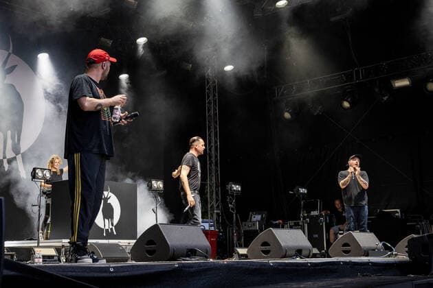 Die Hip Hop Band Antilopen Gang mit der Insolvenzverschleppung Tour auf dem Kunst!Rasen Bonn, 15.08.2021 veranstaltet von der E.L.Hartz Promotion GmbH Bonn Gronau NRW Deutschland