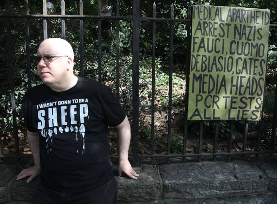 August 15, 2021, New York, New York, USA: A protester attends a rally against current Mayor Bill de Blasio s planned executive orders on vaccine mandates, held outside of Gracie Mansion. New York USA - ZUMAk03_ 20210815_zaf_k03_078 Copyright: xNancyxKaszermanx
