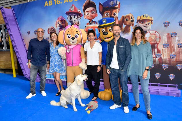 Bilder des Jahres 2021, Entertainment 08 August Entertainment Themen der Woche KW32 Kai Bösel, Lea van Acken, Dunja Hayali, Marco Krahl und Sara Urbainczyk bei der Premiere des Kinofilms Paw Patrol - Der Kinofilm PAW Patrol: The Movie im Kino in der Kulturbrauerei. Berlin, 15.08.2021 *** Kai Bösel, Lea van Acken, Dunja Hayali, Marco Krahl and Sara Urbainczyk at the premiere of the cinema film Paw Patrol The movie PAW Patrol The Movie at the cinema in the Kulturbrauerei Berlin, 15 08 2021 Foto:xF.xKernx xFuturexImage