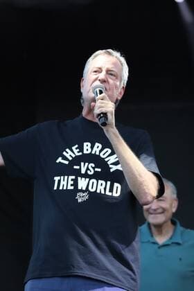 . August 16, 2021, Bronx, New York, USA: The Mayor of New York, Bill de Blasio, during hip hop concert in Orchard Beach, Bronx, New York, during NYC Homecoming Week, which runs from 14 to 22 August with more than 100 arts, culture, entertainment and community events in various parts of the city. Even at outdoor events, people must show proof of vaccination. .  Copyright: xJosexFranciscox