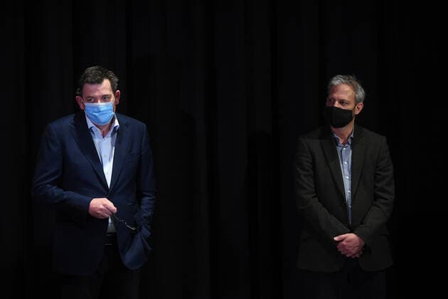 Coronavirus in Australien, Lockdown in Melbourne DANIEL ANDREWS COVID19 PRESSER, Victorian Premier Daniel Andrews (left) and Victorian Chief Health Officer Brett Sutton look on during a press conference in Melbourne, Tuesday, August 17, 2021. Melbourne s lockdown has been extended by two weeks and a night curfew will be reimposed in an effort to stamp out the state s latest coronavirus outbreak.( NO ARCHIVING, EDITORIAL USE ONLY, NO USE IN BOOKS WITHOUT CONSENT MELBOURNE VIC AUSTRALIA  Copyright: xJAMESxROSSx 20210817001567496305