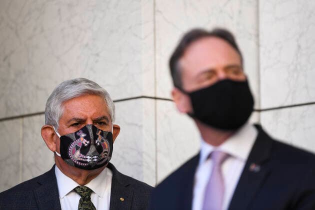 Coronavirus in Australien, Pressekonferenz mit Scott Morrison in Canberra SCOTT MORRISON PRESSER, Minister for Indigenous Australians Ken Wyatt wears a face mask during a press conference at Parliament House in Canberra, Tuesday, August 17, 2021. ( NO ARCHIVING, EDITORIAL USE ONLY, NO USE IN BOOKS WITHOUT CONSENT CANBERRA ACT AUSTRALIA  Copyright: xLUKASxCOCHx 20210817001567501850