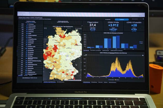 Coronavirus in Deutschland - Covid-19-Dashboard des Robert Koch-Institut 17.08.2021: Robert Koch-Institut: 7-Tage-Inzidenz 37,4. 7-Tage-Fallzahl 31.110. COVID-19-Fälle 3.827.051. Zugang um 3.912 dem Vortag. COVID-19-Todesfälle 91.899. Zugang um 28 gegenüber dem Vortag.