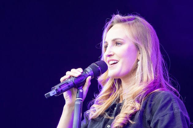 Bonn Bonner Schlägersängerin Ela, (Daniela Tannenbaum) als Support-Act für Beatrice Egli beim Konzert am 15.08.2021 in Bonn Bonner Schlägersängerin Ela, (Daniela Tannenbaum) als Support-Act für Beatrice Egli am 15.08.2021 in Bonn Location: Kulturgarten Copyright: xGerhardxWingenderx xEibner-Pressefotox EP_GWR