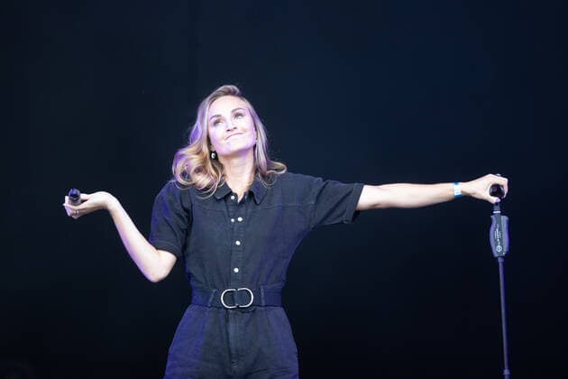 Bonn Bonner Schlägersängerin Ela, (Daniela Tannenbaum) als Support-Act für Beatrice Egli beim Konzert am 15.08.2021 in Bonn Bonner Schlägersängerin Ela, (Daniela Tannenbaum) als Support-Act für Beatrice Egli am 15.08.2021 in Bonn Location: Kulturgarten Copyright: xGerhardxWingenderx xEibner-Pressefotox EP_GWR