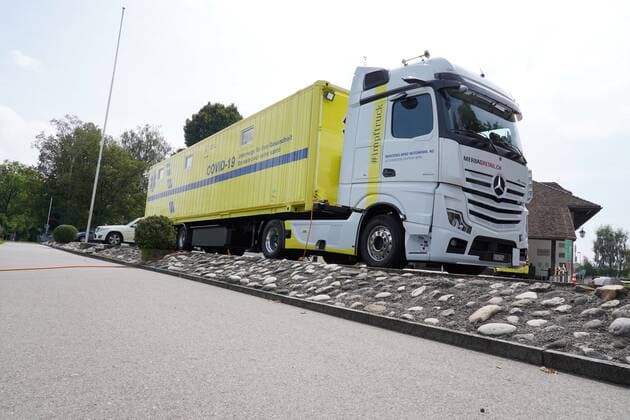Foto Manuel Geisser 17.08.2021 Covid-19 Impfen. Der Kanton Bern startete dem 13.August 2021 mit dem Impf-Truck seine zweite Tour. Bild : Der Covit-19-Impfdruck in Wangen an der Aare