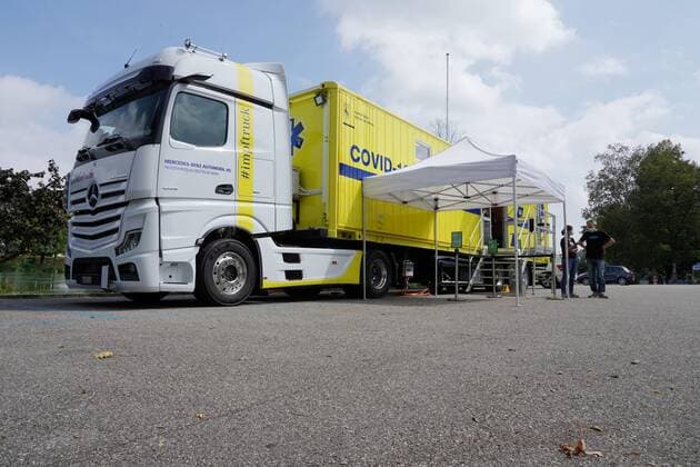 Foto Manuel Geisser 17.08.2021 Covid-19 Impfen. Der Kanton Bern startete dem 13.August 2021 mit dem Impf-Truck seine zweite Tour. Bild : Der Covit-19-Impfdruck in Wangen an der Aare