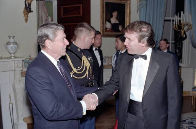 President Ronald Reagan Shaking Hands with Donald Trump at a White House reception for members of Friends of Art and Preservation in Embassies. The foundation was a public-private partnership with the State Department to providing permanent works of American art for US embassies. Nov. 3, 1987 (BSLOC_2021_4_50) Ref:HISL051 EC071 PUBLICATIONXNOTxINxCANxCHNxFRAxITAxJPNxNORxPOLxRUSxESPxUKxUSA Copyright: xx HISL051 EC071