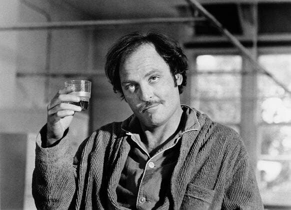 THE SQUEEZE, Stacy Keach, 1977. ? Warner Bros. courtesy Everett Collection Ref:MBDSQUE WB003 PUBLICATIONXNOTxINxCANxCHNxFRAxITAxJPNxNORxPOLxRUSxESPxUKxUSA Copyright: xx MBDSQUE WB003
