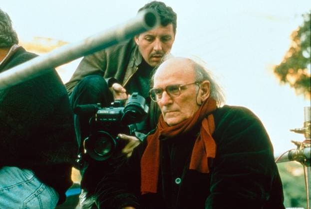 TANGO, director Carlos Saura (right), on set, 1998. ph: Graciela Portela ? Sony Pictures Classics courtesy Everett Collection Ref:MSDTANG SP004 PUBLICATIONXNOTxINxCANxCHNxFRAxITAxJPNxNORxPOLxRUSxESPxUKxUSA Copyright: xx MSDTANG SP004