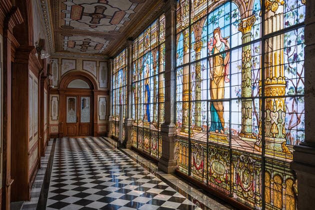 Urban Scenes And Anthropology In Mexico City On 17 August 2021, tourists visited the Chapultepec Castle in Mexico City, known for its architecture, city views, stained glass windows and history as the former residence of t became the official residence of Emperor Maximilian I. Mexico City Mexico cupolo-notitle210818_npnPO  Copyright: xDiegoxCupolox