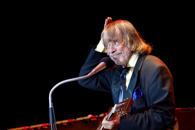 Helge Schneider live mit seinem Programm Die Wiederkehr des blaugrünen Smaragdkäfers auf dem Bonner Kunst!Rasen. Bonn, 17.08.2021