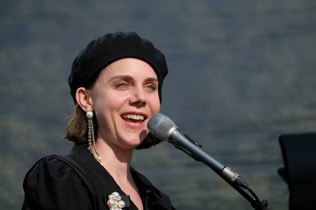 12.08.2021 xkhx Kassel, Kulturzelt im Freien Konzert Anna Depenbusch Liedermacherin