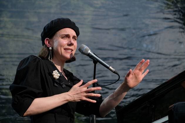 12.08.2021 xkhx Kassel, Kulturzelt im Freien Konzert Anna Depenbusch Liedermacherin