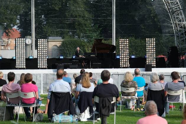 12.08.2021 xkhx Kassel, Kulturzelt im Freien Konzert Anna Depenbusch Liedermacherin