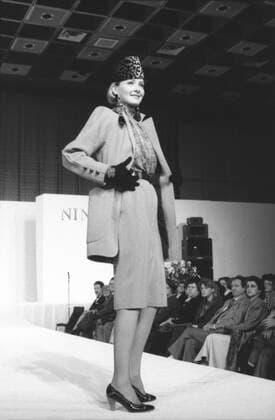 Nina Ricci fashion show in Moscow 6623436 01.11.1989 Nina Ricci presents its 1989 fall winter collection at a fashion show in Moscow. Alexander Makarov Moscow Russia  Copyright: xAlexanderxMakarovx