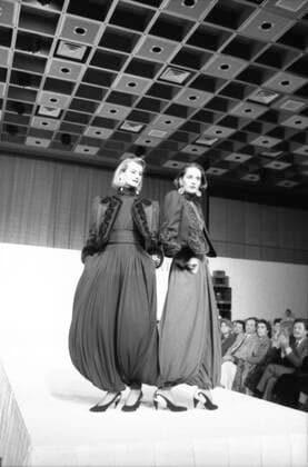 Nina Ricci fashion show in Moscow 6623444 01.11.1989 Nina Ricci presents its 1989 fall winter collection at a fashion show in Moscow. Alexander Makarov Moscow Russia  Copyright: xAlexanderxMakarovx