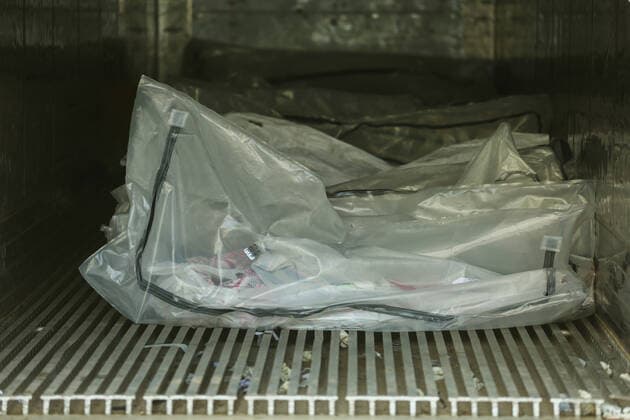 Coronavirus in Sri Lanka, Bestatter in Colombo August 18, 2021, colombo, Sri Lanka: In This picture show, Dead bodies of coronavirus victim are stored in a freezer container outside police mortuary, Colombo, Sri Lanka on August 18, 2021. colombo Sri Lanka. - ZUMAd152 20210818_znp_d152_004 Copyright: xPradeepxDambaragex