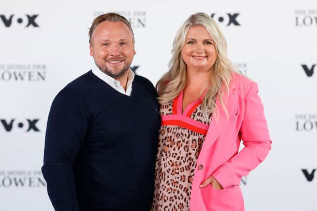Stefan Lemcke und Anne Lemcke beim Photocall zur 10. Staffel der VOX Unterhaltungsshow Die Höhle der Löwen im RTL-Gebäude. Köln, 18.08.2021 *** Stefan Lemcke and Anne Lemcke at the photocall for the 10th season of the VOX entertainment show Die Höhle der Löwen in the RTL building Cologne, 18 08 2021 Foto:xC.xHardtx xFuturexImage