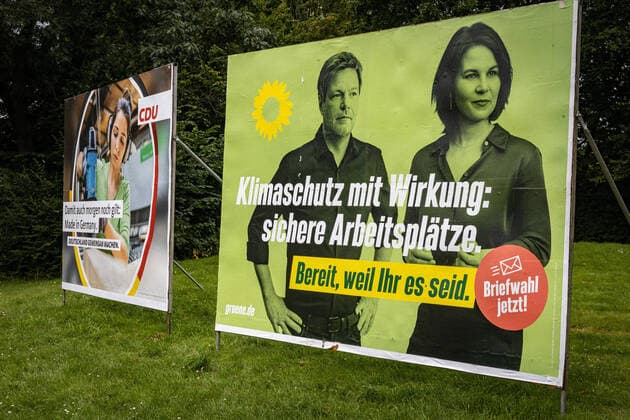 DEU, Deutschland, Nordrhein-Westfalen, Münster, 18.08.2021: Bundestagswahlkampf 2021 Wahlplakate CDU und Bündnis 90 Die Grünen