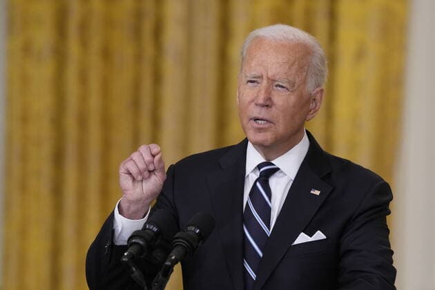 August 18, 2021, Washington, District of Columbia, USA: United States President Joe Biden delivers remarks on the COVID-19 response and the vaccination program in the East Room of the White House in Washington, DC on Wednesday, August 18, 2021. Earlier today, the Biden Administration announced that beginning the week of September 20, US agencies are preparing to offer booster shots to all eligible Americans who received the Pfizer or Moderna vaccines. Credit: CNP Washington USA - ZUMAs152 20210818_zaa_s152_026 Copyright: xChrisxKleponisx