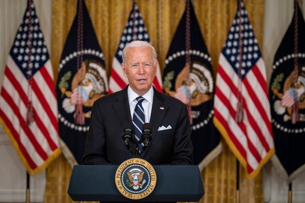 August 18, 2021, Washington, District of Columbia, USA: United States President Joe Biden delivers remarks on the COVID-19 response and the vaccination program in the East Room of the White House in Washington, DC on Wednesday, August 18, 2021. Earlier today, the Biden Administration announced that beginning the week of September 20, US agencies are preparing to offer booster shots to all eligible Americans who received the Pfizer or Moderna vaccines Washington USA - ZUMAs152 20210818_zaa_s152_037 Copyright: xPetexMarovichx-xPoolxviaxCNPx
