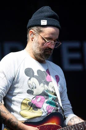 Sascha Eigner von Jupiter Jones live im Rahmen der Konzertreihe Juicy Beats Park Sessions im Westfalenpark. Dortmund, 18.08.2021