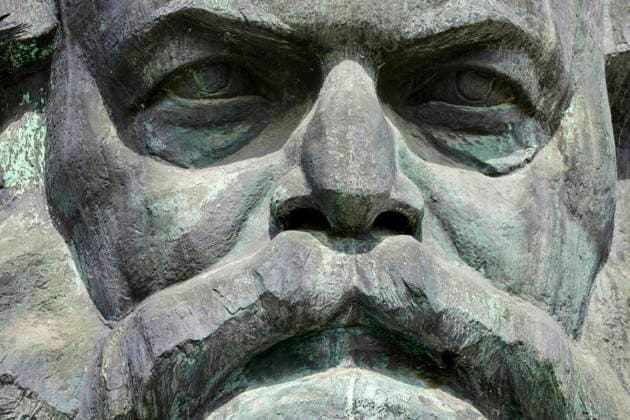 Karl Marx Monument des Bildhauers Lew Kerbel in Chemnitz. Chemnitz (von 1953 bis 1990 Karl-Marx-Stadt) ist eine kreisfreie Stadt im Südwesten des Freistaates Sachsen in Chemnitz, Deutschland am 15.08.2021 *** Karl Marx Monument by sculptor Lew Kerbel in Chemnitz Chemnitz from 1953 to 1990 Karl Marx Stadt is an independent city in the southwest of the Free State of Saxony in Chemnitz, Germany on 15 08 2021