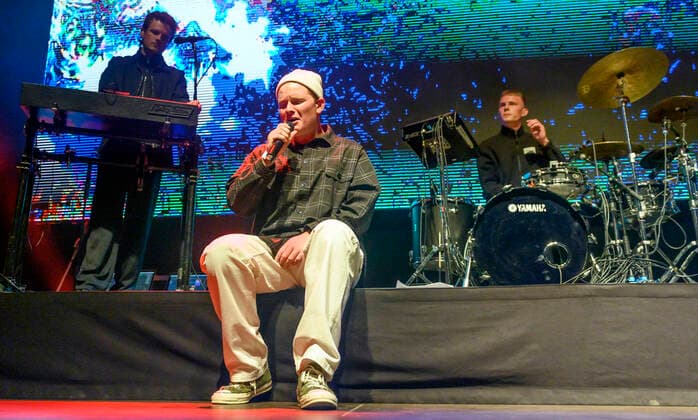 Den danske sanger og sangskriver Karl William spiller op til Havefest paa Plaenen i Tivoli fredag den 20. august 2021. Havefest afloeser Fredagsrock, der er aflyst paa grund af Covid-19 Coronakrisen. , Copenhagen Copyright: TorbenxChristensen TorbenxChristensenx COP117 spdk20210821-011320-L