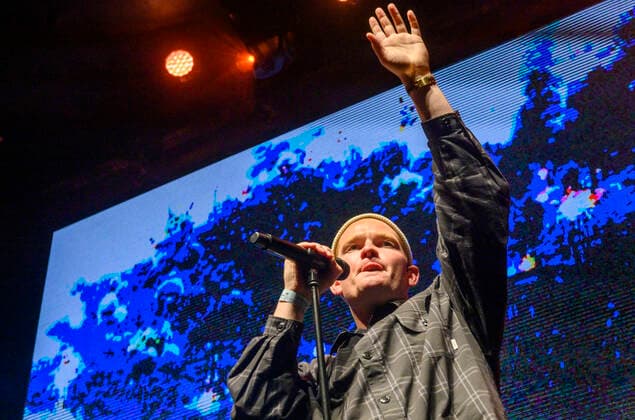 Den danske sanger og sangskriver Karl William spiller op til Havefest paa Plaenen i Tivoli fredag den 20. august 2021. Havefest afloeser Fredagsrock, der er aflyst paa grund af Covid-19 Coronakrisen. , Copenhagen Copyright: TorbenxChristensen TorbenxChristensenx COP117 spdk20210821-011349-L