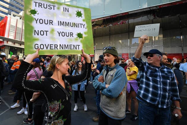ANTI LOCKDOWN PROTEST MELBOURNE, Protesters gather for a National Rally for Peace, Freedom and Human Rights anti-lockdown protest in Melbourne, Saturday, August 21, 2021. ( NO ARCHIVING, EDITORIAL USE ONLY, NO USE IN BOOKS WITHOUT CONSENT MELBOURNE VIC AUSTRALIA  Copyright: xJAMESxROSSx 20210821001568416547