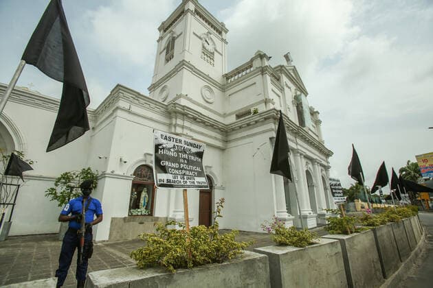 August 21, 2021, colombo, sri lanka: Black flags were hoisted at St. Anthony s Church in Kochchikade as no law was enforced regarding the Easter attack in 2019, in Colombo on August 21 2021. Cardinal Malcolm Ranjith recently said that black flags would be hoisted at all churches and homes across the country on August 21. colombo sri lanka - ZUMAd152 20210821_znp_d152_003 Copyright: xPradeepxDambaragex