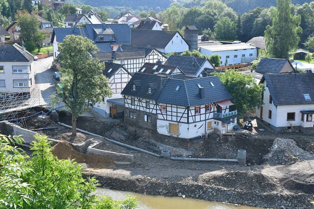 Bilder des Jahres 2021, News 08 August News Themen der Woche KW33 Der durch die Flut zerstörte Ort Schuld im Ahrtal am Samstag (21.8.2021). *** The village of Schuld in the Ahr valley destroyed by the flood on Saturday 21 8 2021