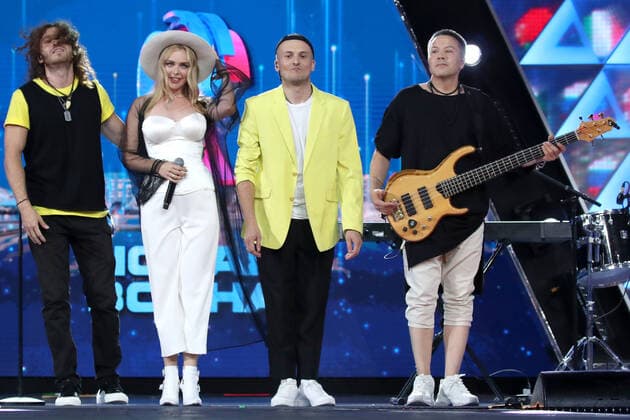 SOCHI, RUSSIA - AUGUST 21, 2021: Members of the Cheichai band representing Belarus perform at the New Wave 2021 International Contest for Young Pop Singers. Vyacheslav Prokofyev TASS  TS10D40F