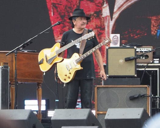 Bilder des Jahres 2021, Entertainment 08 August Entertainment Themen der Woche KW33 Entertainment Bilder des Tages August 21, 2021, New York, New York, USA: NEW YORK, NEW YORK - AUGUST 21: Carlos Santana performs onstage during We Love NYC: The Homecoming Concert Produced by NYC, Clive Davis, and Live Nation on August 21, 2021 in Central Park in New York City New York USA - ZUMAr334 20210821_znp_r334_018 Copyright: xDebraxL.xRothenbergx