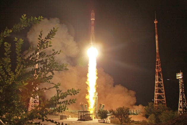 Bilder des Jahres 2021, News 08 August News Themen der Woche KW33 News Bilder des Tages KAZAKHSTAN â€“ AUGUST 22, 2021: A Soyuz-2.1b rocket booster with a Fregat upper stage carrying 34 British OneWeb satellites blasts off from a launch pad at the Baikonur Cosmodrome. Initially the launch was scheduled for 20 August 2021 at 01:23 Moscow time but was postponed as the prelaunch preparation was automatically cancelled due to improper operation of a ground complex valve. Roscosmos Press Office TASS THIS IMAGE WAS PROVIDED BY A THIRD PARTY. EDITORIAL USE ONLY  TS10D42E