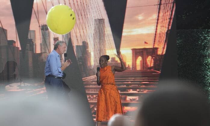 Bill de Blasio & Schumer at WE LOVE NYC: The Homecoming Concert at Central Park. Bill de Blasio & Schumer at WE LOVE NYC: The Homecoming Concert at Central Park. August 21, 2021, New York, USA: Mayor of New York City, Bill de Blasio, Senate Leader, Chuck Schumer, Clive Davis of Live Nation responsible for the Homecoming Concert, CNN anchor , Don Lemon and Comedian TV Host, Steven Colbert during The WE LOVE NYC: The Homecoming Concert taking place at the great Central Park lawn in New York that anticipates a prosperous post-pandemic future for New York City. Fans are allowed to watch but with proof of vaccination or COVID PCR (Polymerase Chain Reaction) test taken within 72 hours prior to the event. This concert is to round  Copyright: xNiyixFotex