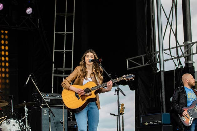 August 21, 2021, Edmonton, Alberta, Canada: Hailey Benedict performs live during the Together Again Outdoor Festival at Northlands Exhibition Grounds in Edmonton. Edmonton Canada - ZUMAs197 20210821_zaa_s197_547 Copyright: xRonxPalmerx