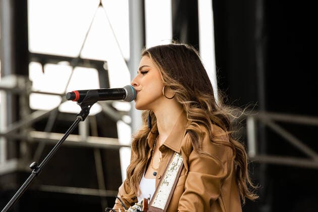 August 21, 2021, Edmonton, Alberta, Canada: Hailey Benedict performs live during the Together Again Outdoor Festival at Northlands Exhibition Grounds in Edmonton. Edmonton Canada - ZUMAs197 20210821_zaa_s197_554 Copyright: xRonxPalmerx