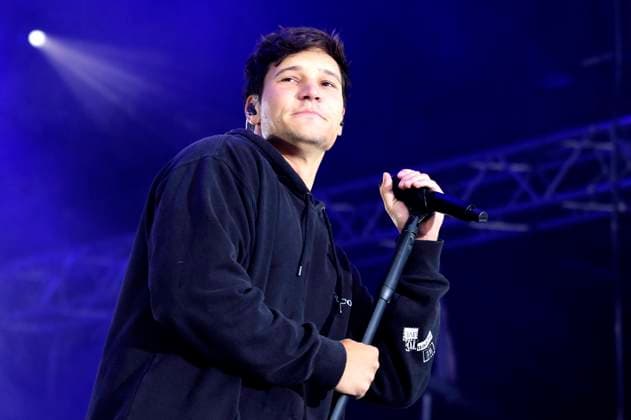 Wincent Weiss live beim Vor Deiner Tür Open Air im Cruise Center Steinwerder, Hamburg, 22.08.2021
