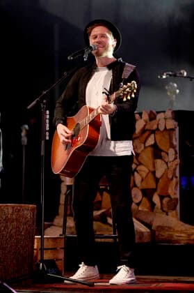 Johannes Oerding live im Rahmen der Konzertreihe Back on Stage auf der Gilde Parkbühne. Hannover, 20.08.2021