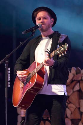 Johannes Oerding live im Rahmen der Konzertreihe Back on Stage auf der Gilde Parkbühne. Hannover, 20.08.2021