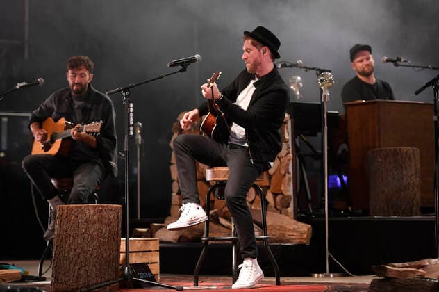 Johannes Oerding live im Rahmen der Konzertreihe Back on Stage auf der Gilde Parkbühne. Hannover, 20.08.2021